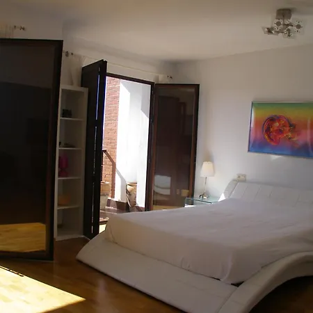 隆达视野酒店 *